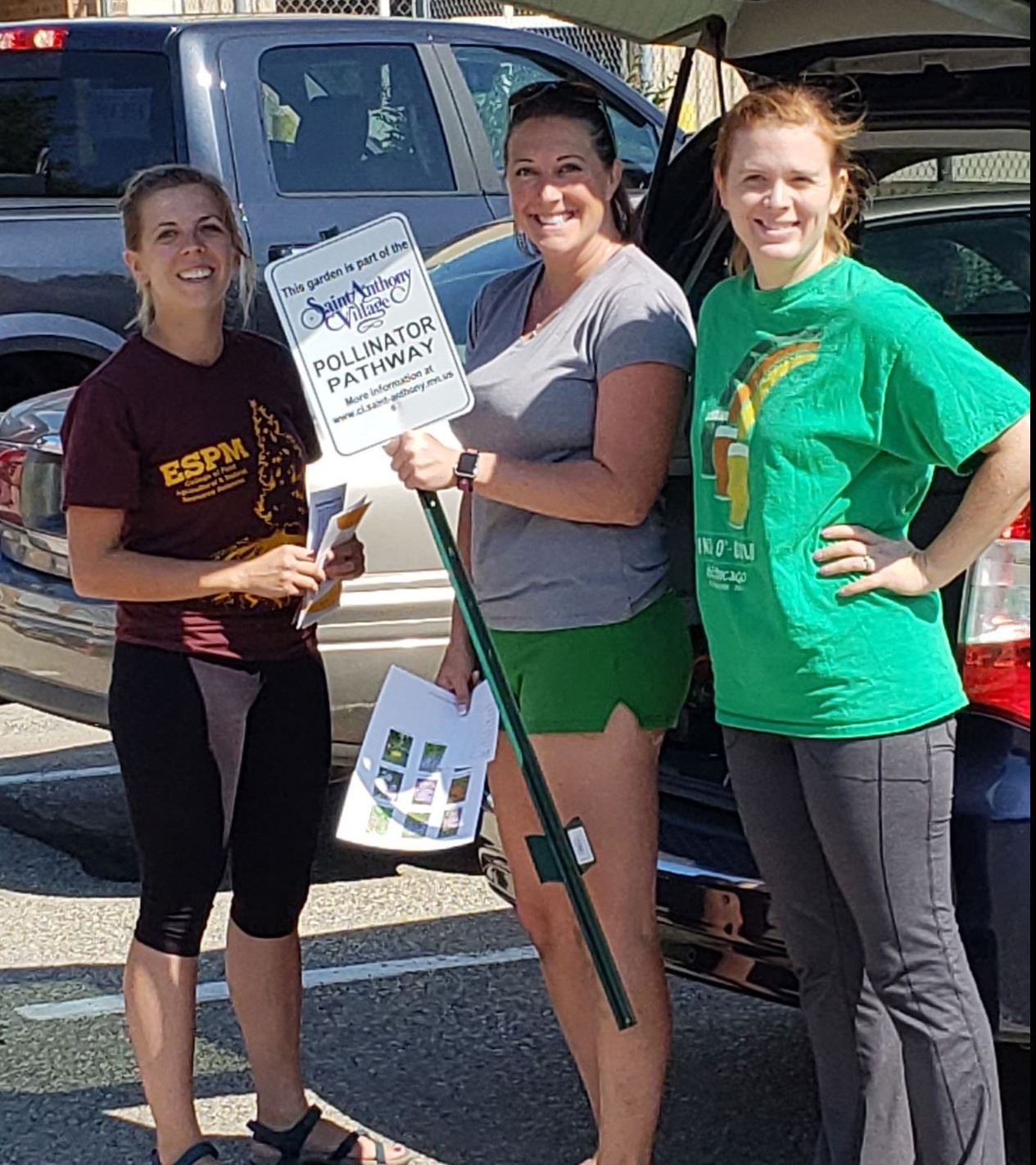 Pollinator Plant Giveaway 2018-Residents with sign